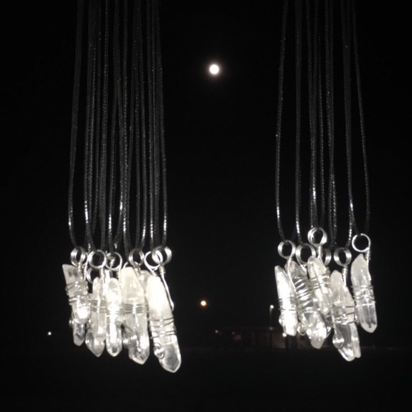 Clear quartz necklace ✨ - Picture 2 of 2